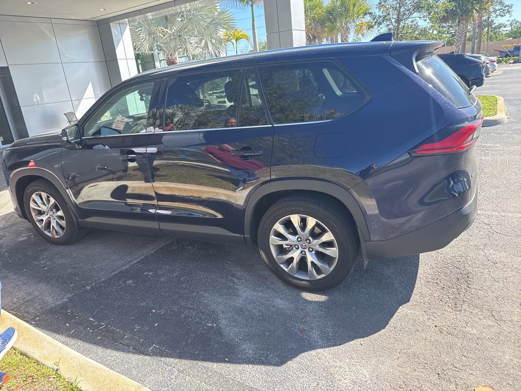 Used 2024 Toyota Grand Highlander Limited image 4