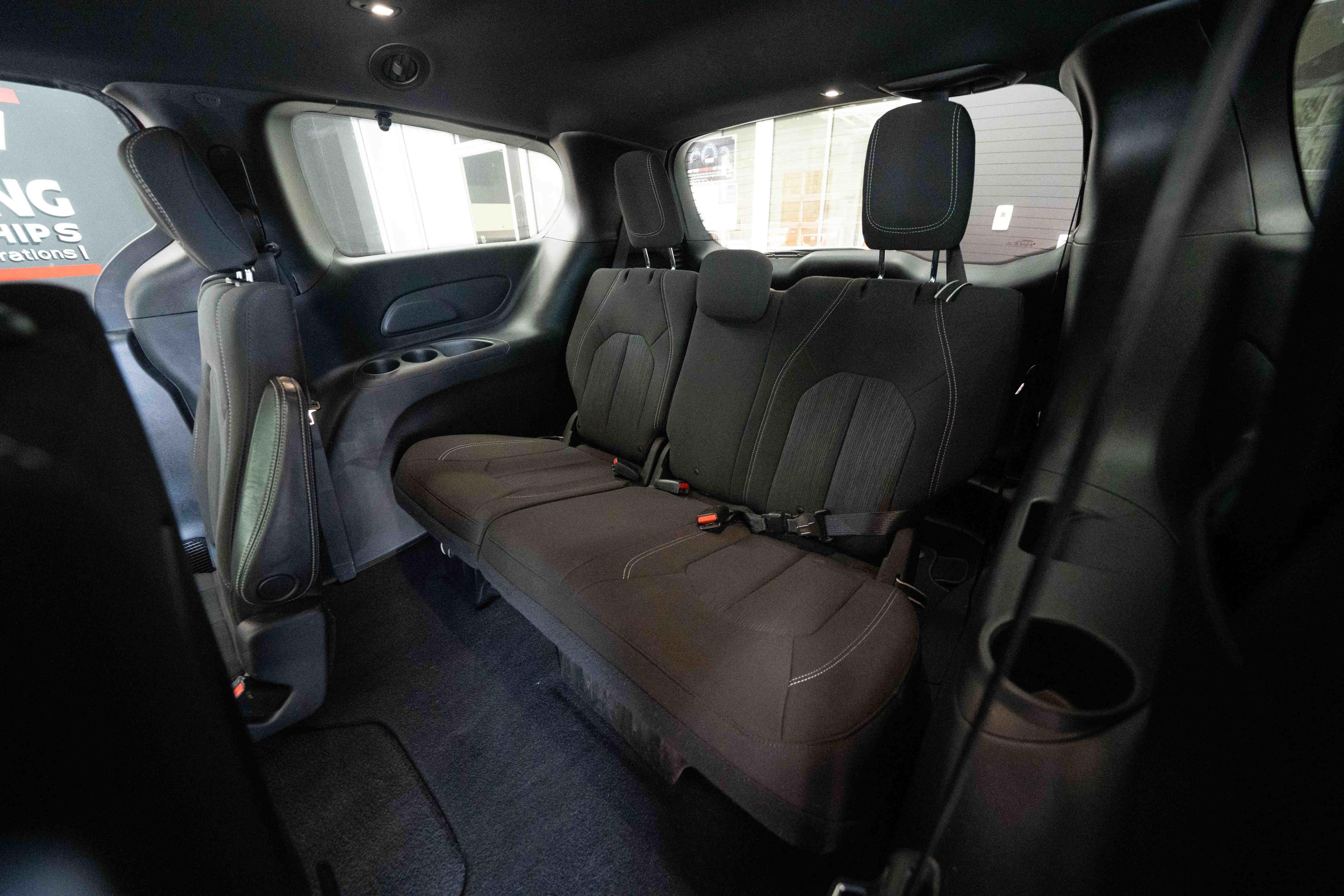 Used 2020 Chrysler Pacifica Touring w/ S Appearance Package FWD image 24