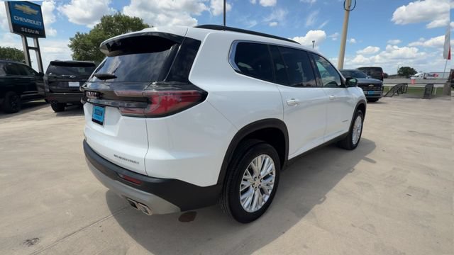 Certified 2026 GMC Acadia Elevation w/ Elevation Premium Package FWD image 8