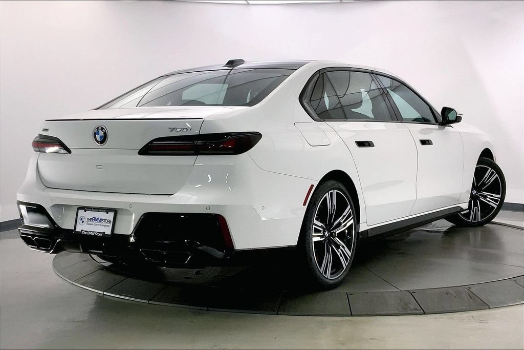Certified 2023 BMW 760i xDrive AWD/4WD image 12