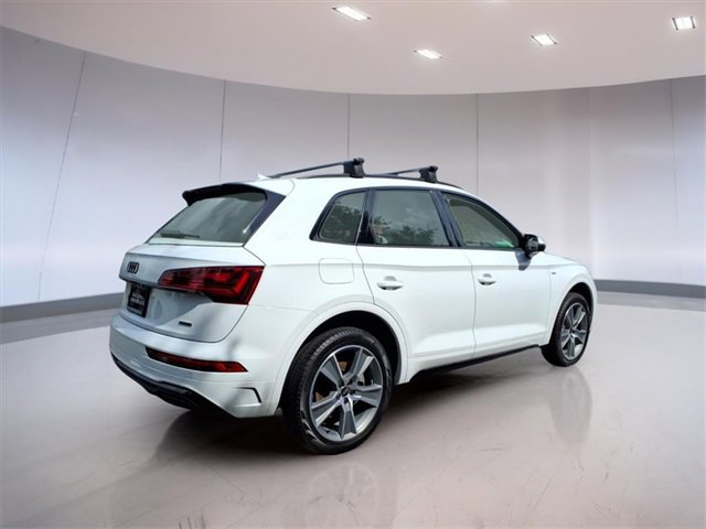 Certified 2025 Audi Q5 2.0T Premium w/ Convenience Plus Package image 2