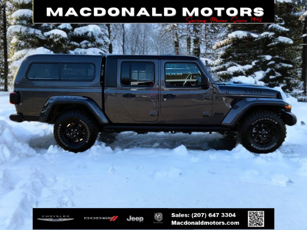 Used 2025 Jeep Gladiator Willys image 3
