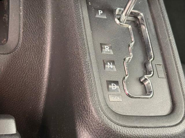 Certified 2018 Jeep Wrangler Sahara w/ Connectivity Group AWD/4WD image 18