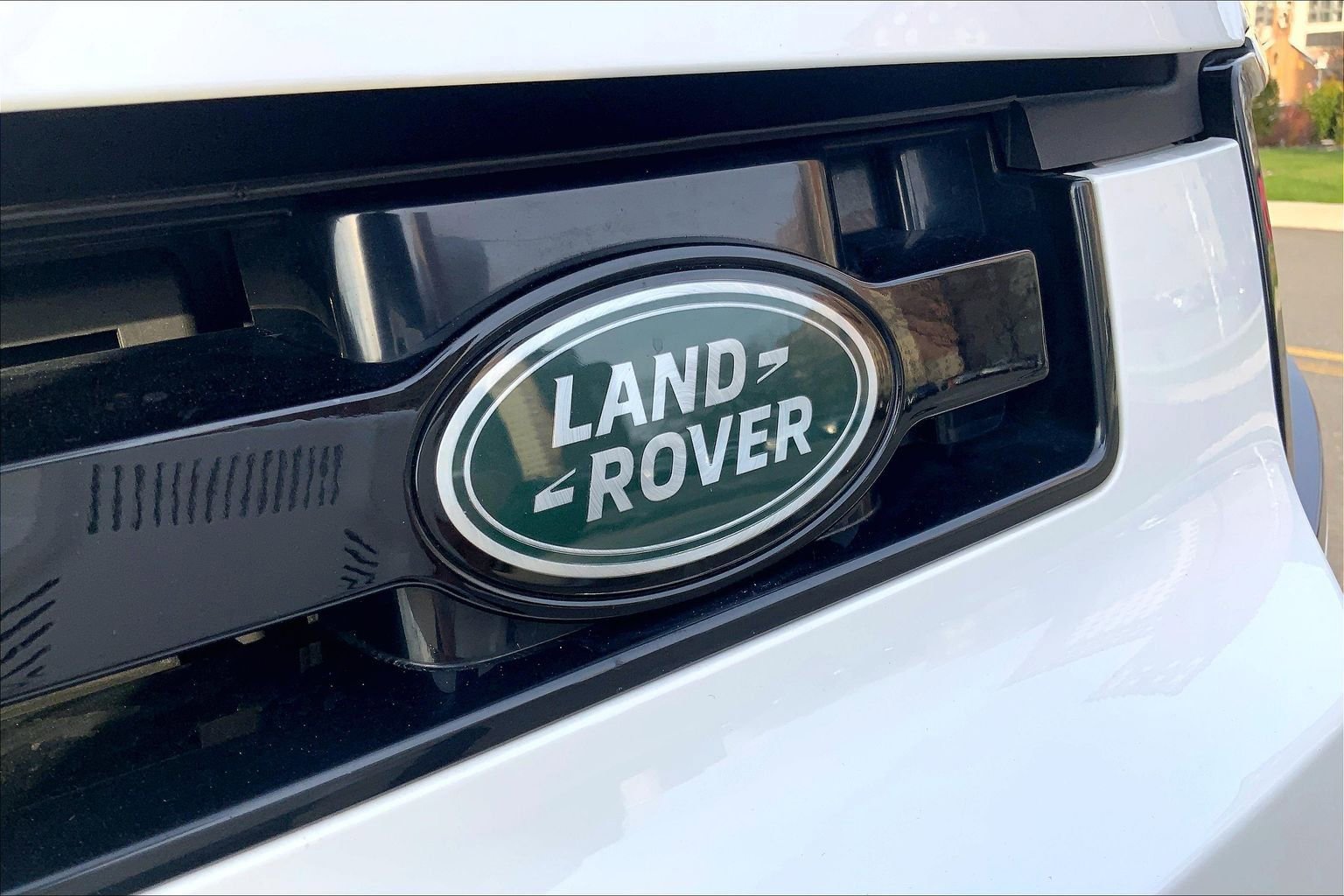 Used 2024 Land Rover Defender 130 S image 31