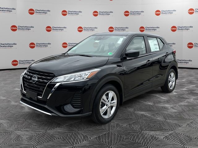 New 2025 Nissan Kicks Play S