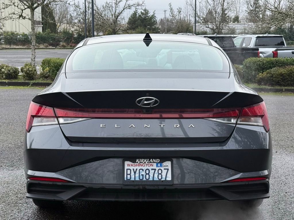 Used 2021 Hyundai Elantra SEL w/ Preferred Accessory Package image 2