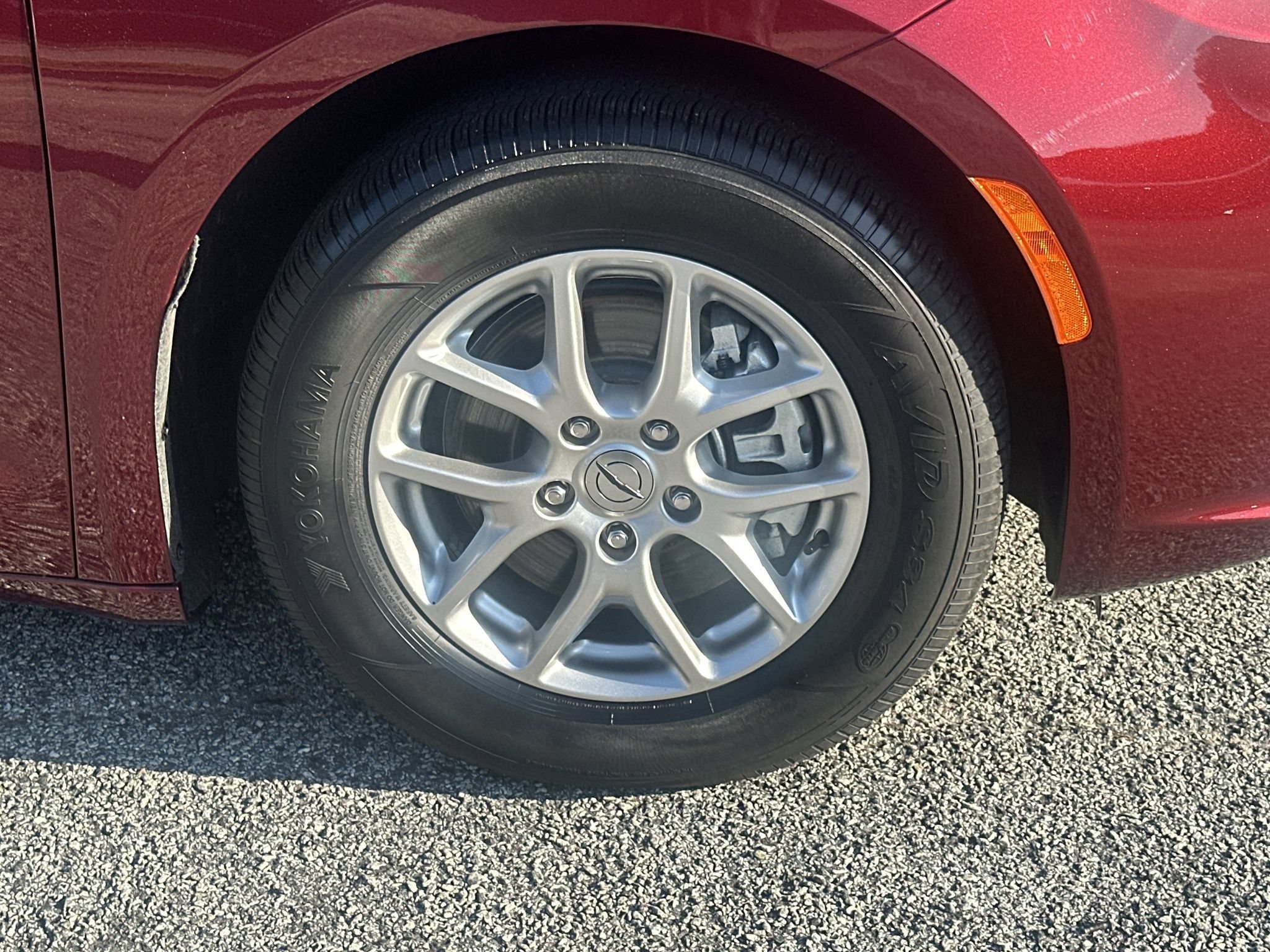 Used 2023 Chrysler Pacifica Touring-L FWD image 12