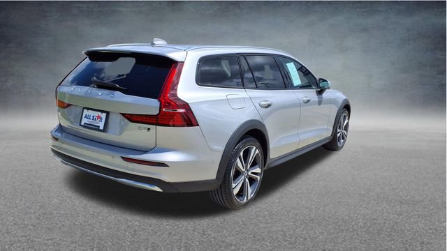 Certified 2025 Volvo V60 B5 Cross Country Plus AWD/4WD image 8