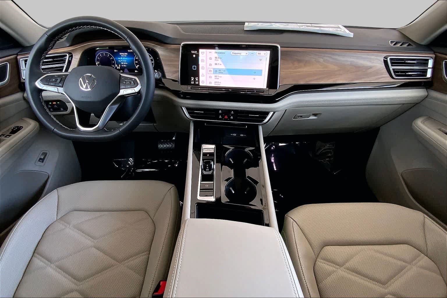 New 2026 Volkswagen Atlas SE FWD image 5