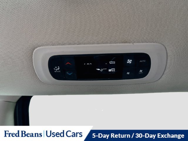 Used 2023 Chrysler Pacifica Touring-L FWD image 30