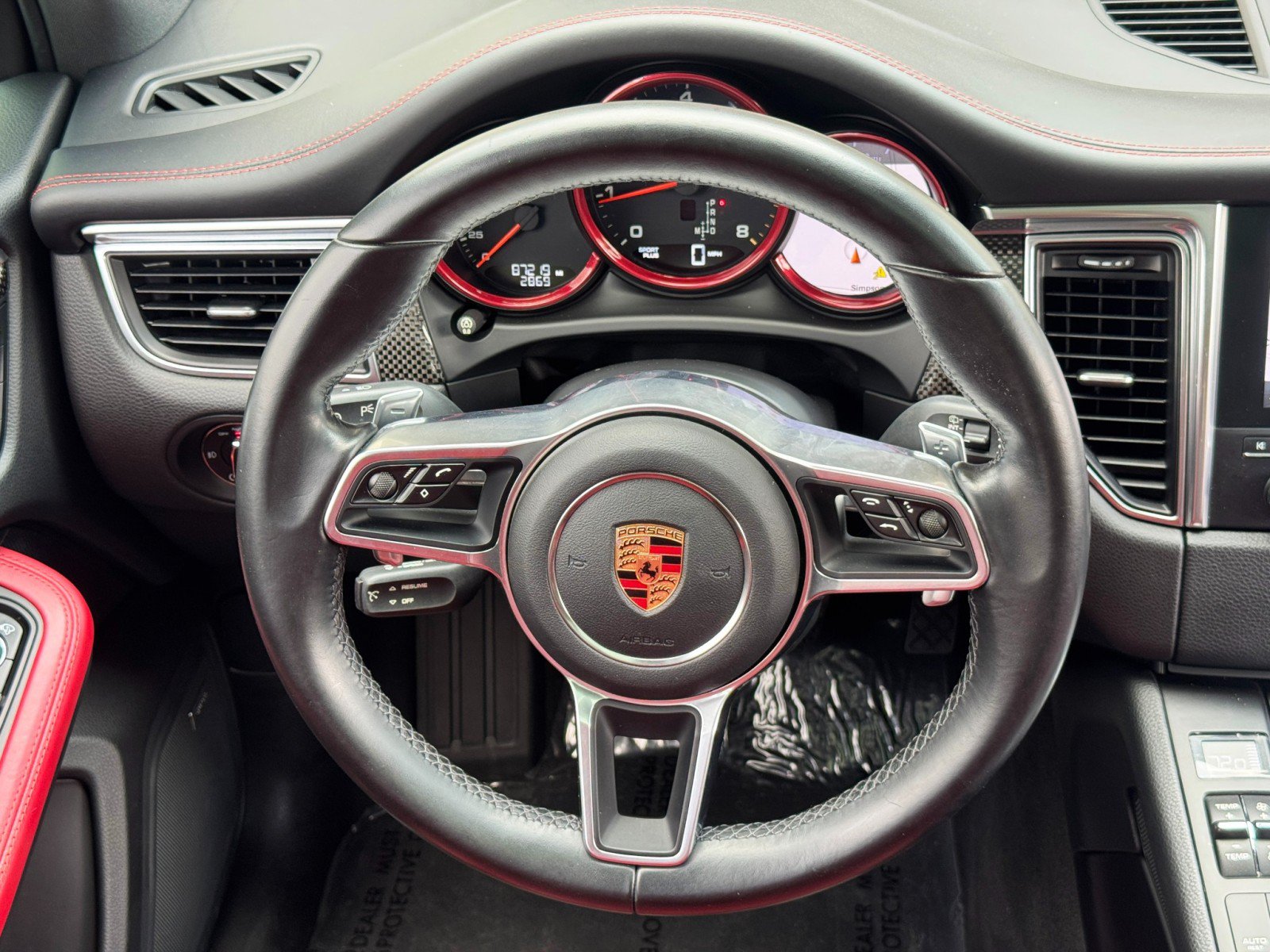 Used 2018 Porsche Macan GTS w/ Premium Package Plus AWD/4WD image 20