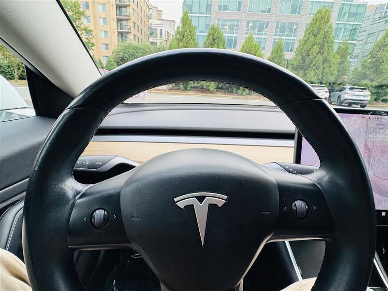Used 2018 Tesla Model 3 image 38