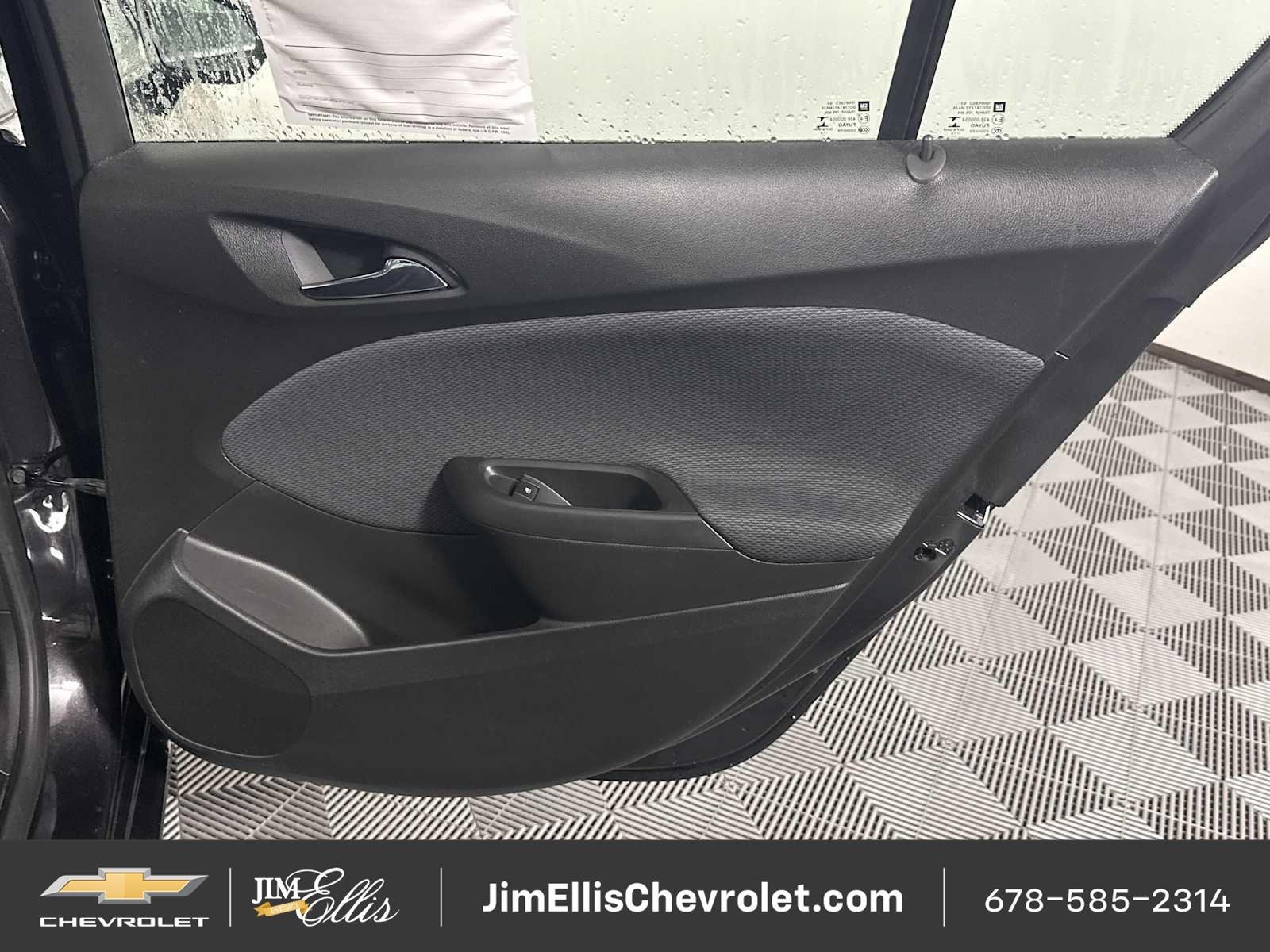 Used 2017 Chevrolet Cruze LT w/ Convenience Package FWD image 19