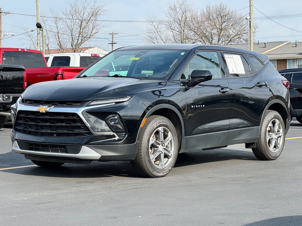 Used 2023 Chevrolet Blazer LT image 3