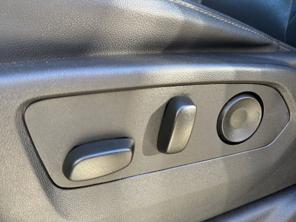 Used 2024 GMC Sierra 1500 SLT image 14