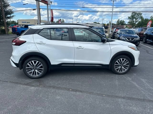 Used 2023 Nissan Kicks SR FWD image 8