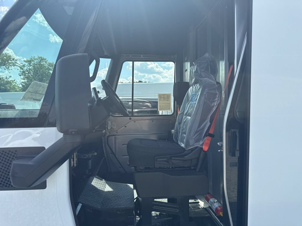 Used 2024 Chevrolet Brightdrop 400 w/ Commercial Equipment Package AWD/4WD image 3