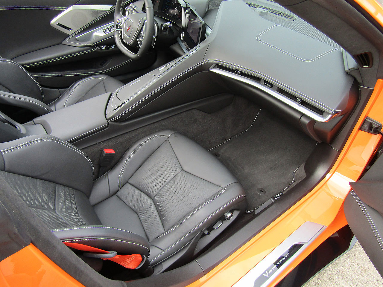 Used 2023 Chevrolet Corvette Stingray Premium Conv w/ Z51 Performance Package image 13