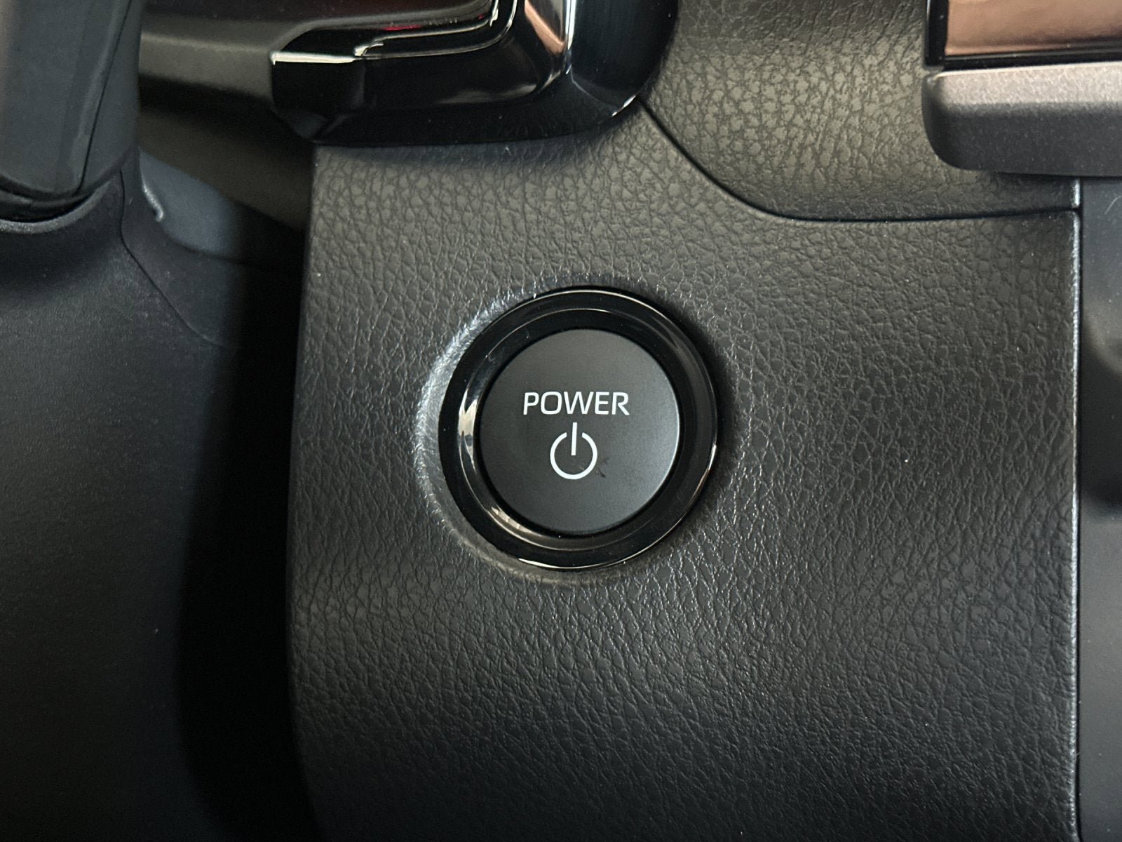 New 2026 Toyota Camry Hybrid FWD image 19