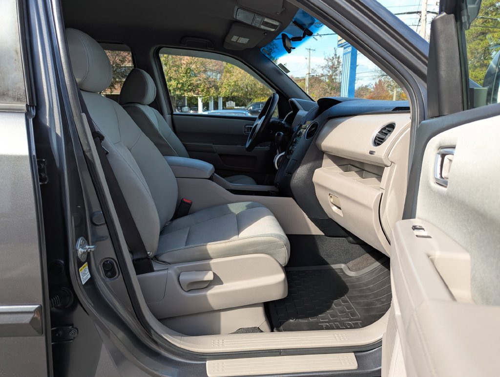 Used 2010 Honda Pilot LX image 29