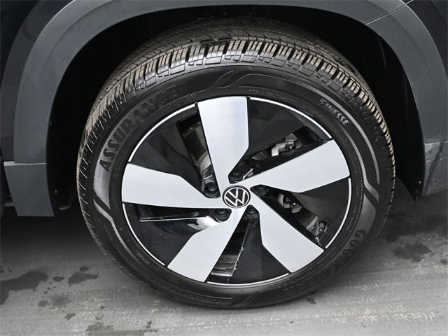 Certified 2025 Volkswagen Taos S image 35
