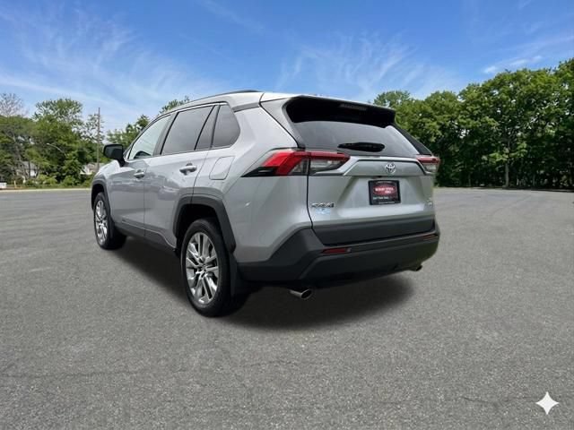 Used 2020 Toyota RAV4 XLE Premium AWD/4WD image 6