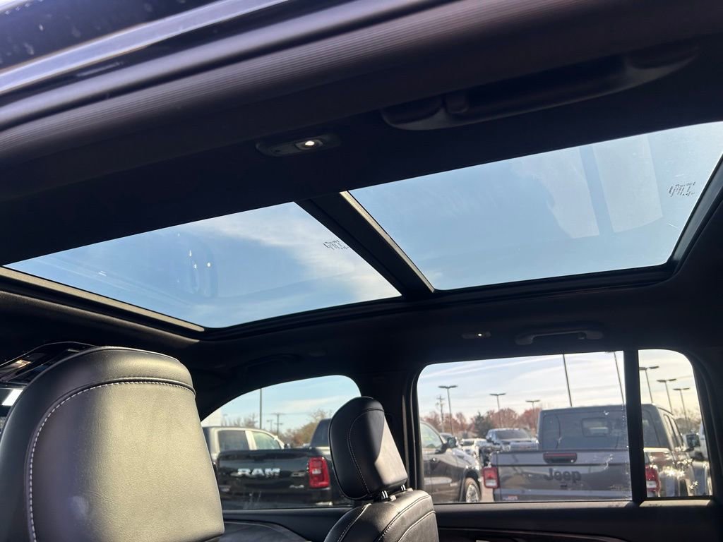 Used 2023 Jeep Grand Cherokee Overland image 11