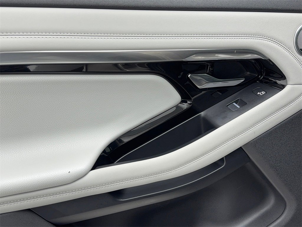 Used 2021 Land Rover Range Rover Evoque R-Dynamic SE image 42