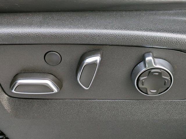 Used 2023 GMC Yukon XL Denali Ultimate image 17