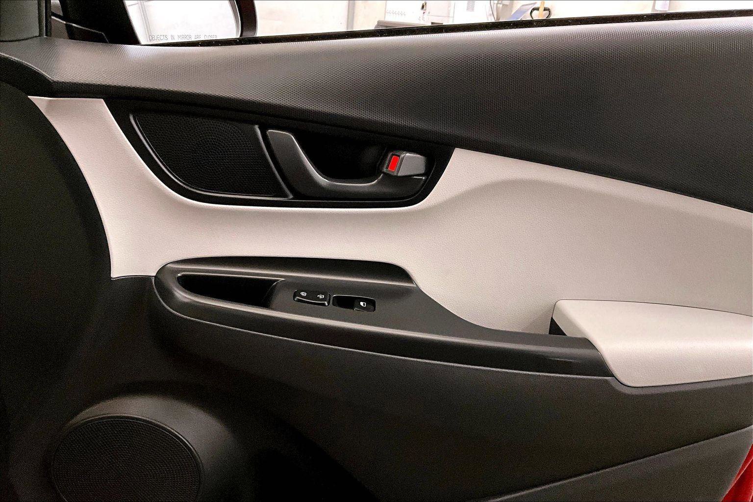 Used 2022 Hyundai Kona SEL image 23