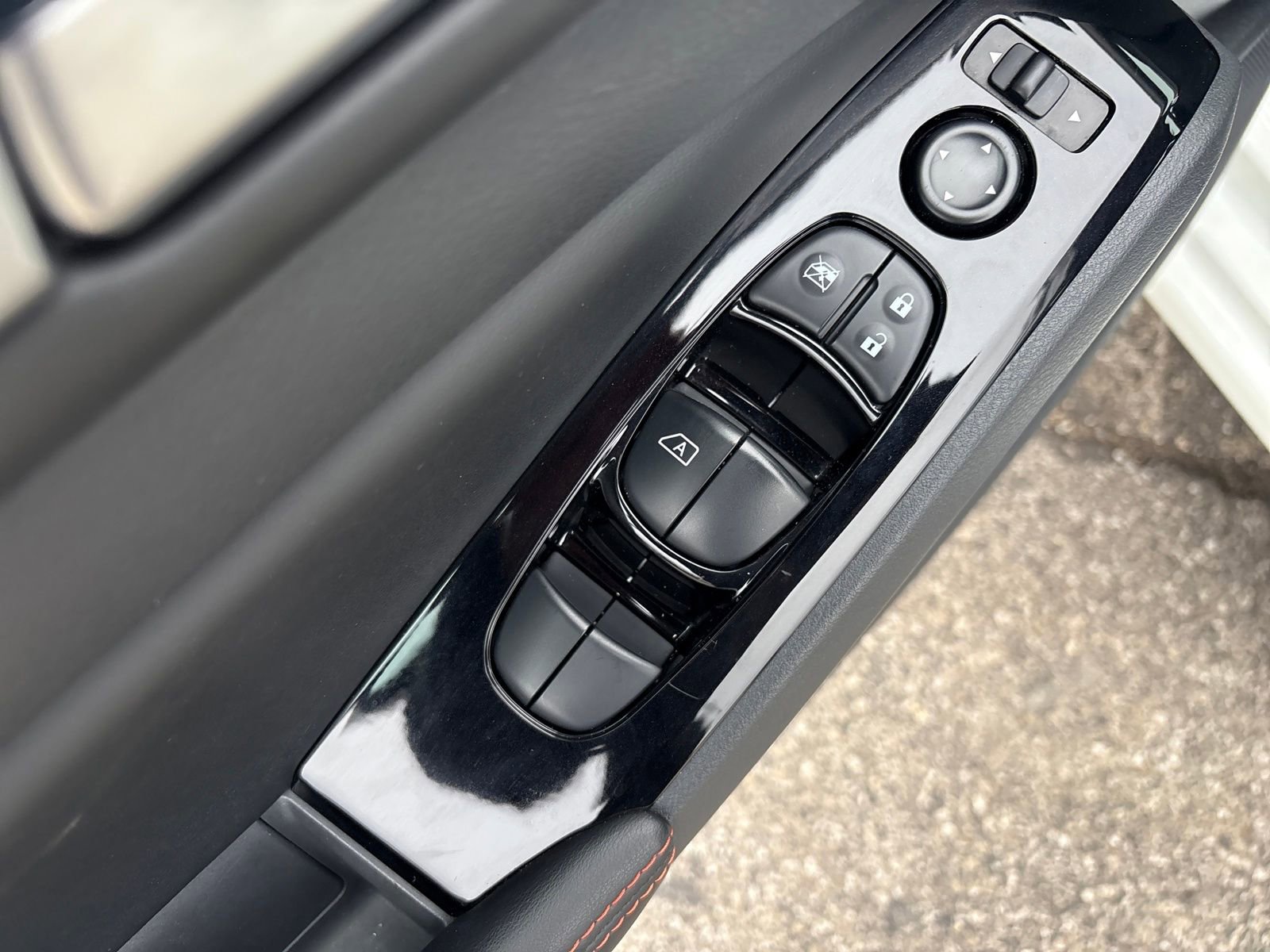 Used 2025 Nissan Altima 2.5 SR image 11