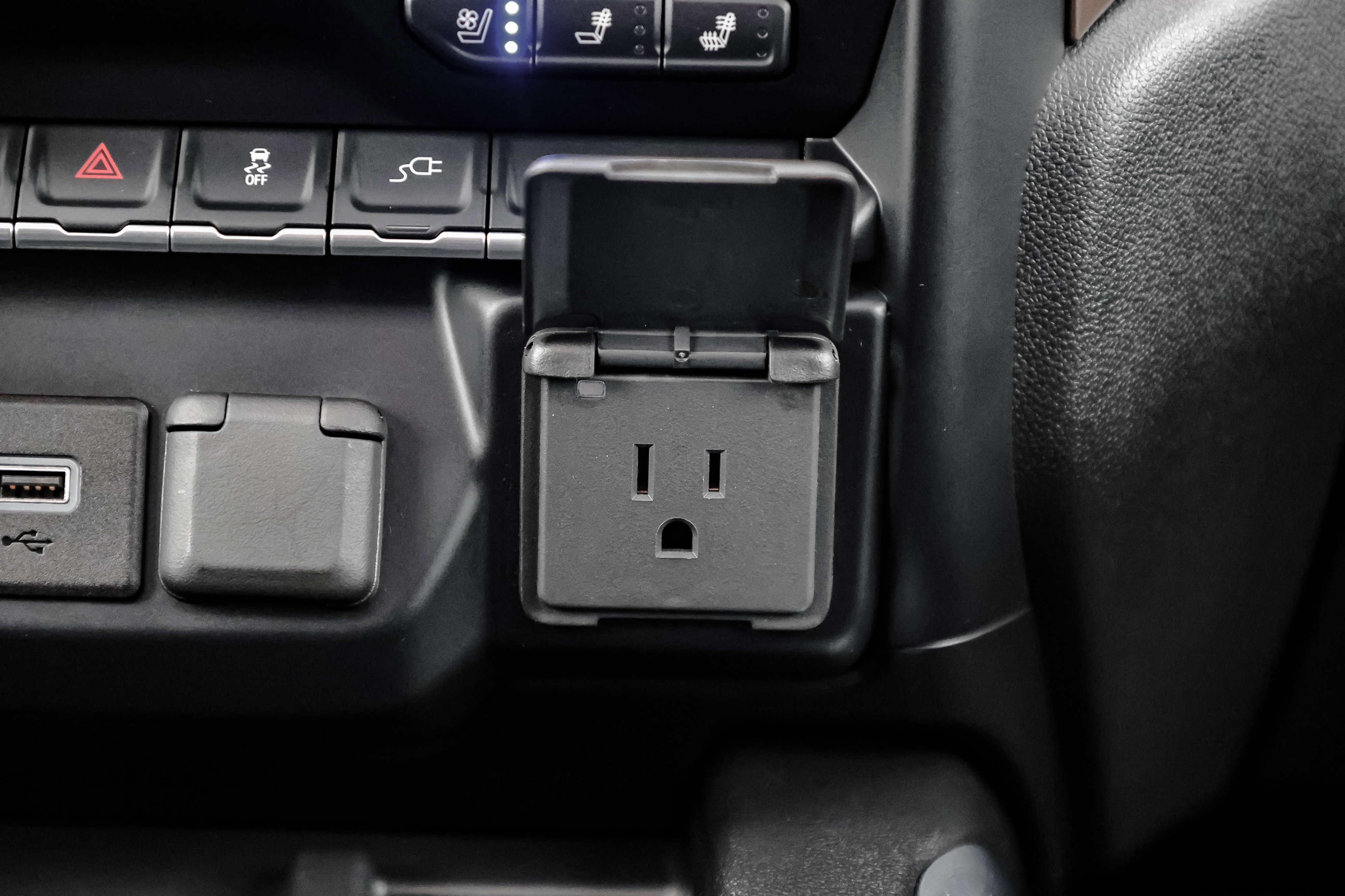 Used 2019 Chevrolet Silverado 1500 High Country w/ Technology Package image 37