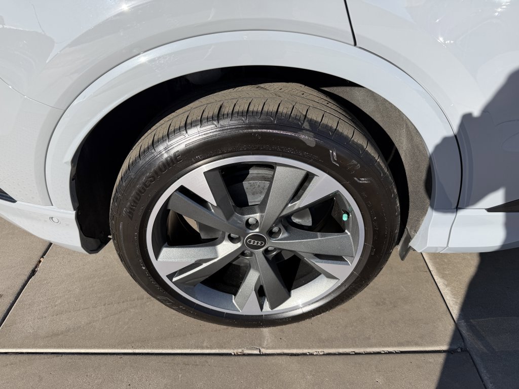 Used 2024 Audi Q4 e-tron Premium Plus w/ Premium Plus image 15