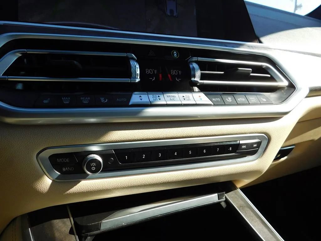 Used 2022 BMW X5 xDrive45e w/ Climate Comfort Package image 29