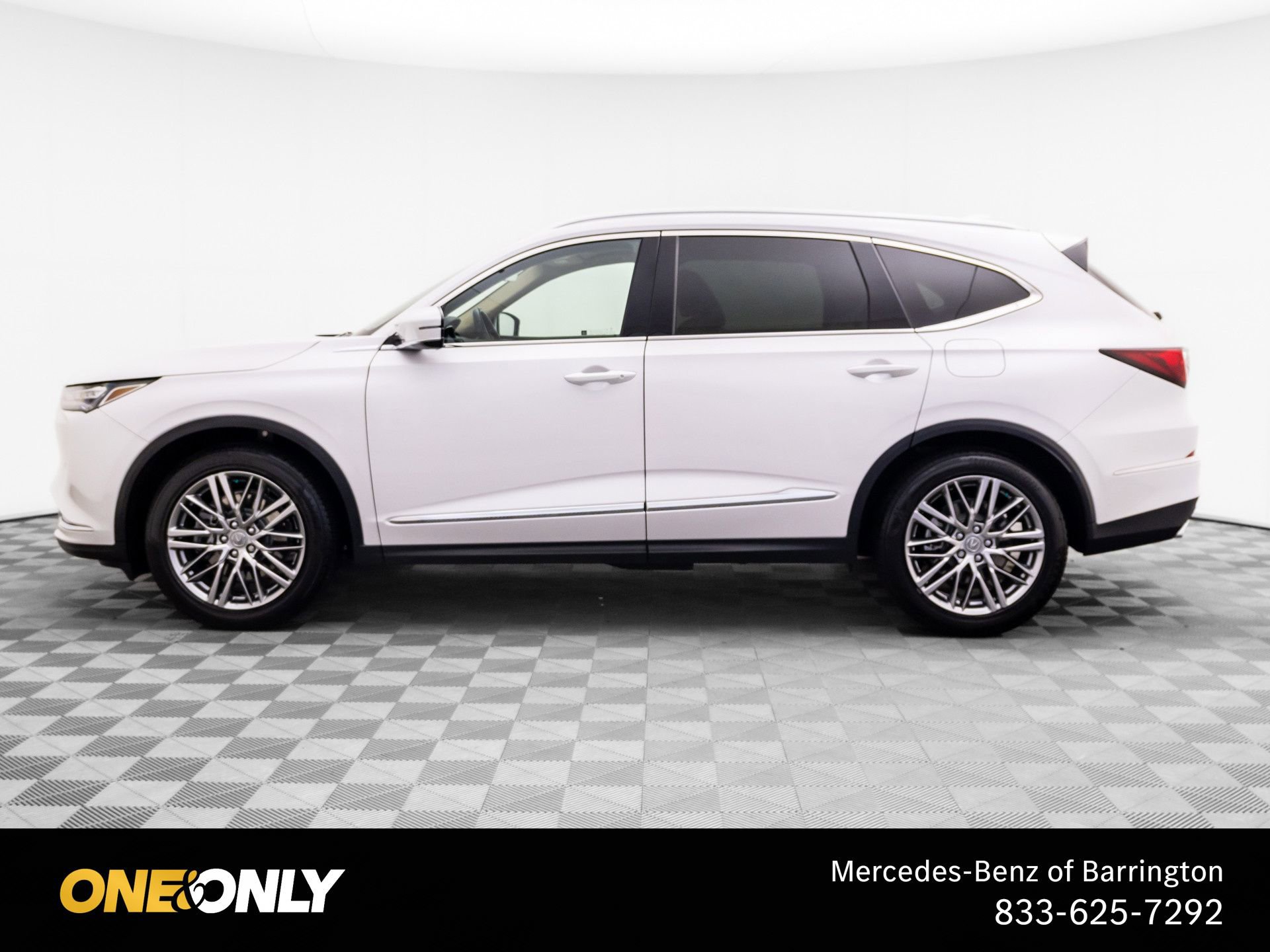 Used 2023 Acura MDX SH-AWD w/ Advance Package image 2