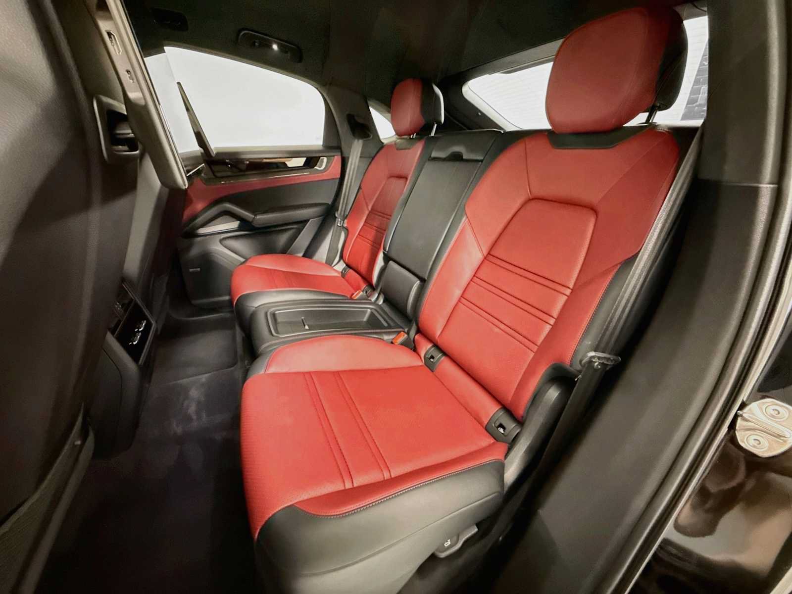 Certified 2024 Porsche Cayenne Turbo GT AWD/4WD image 22