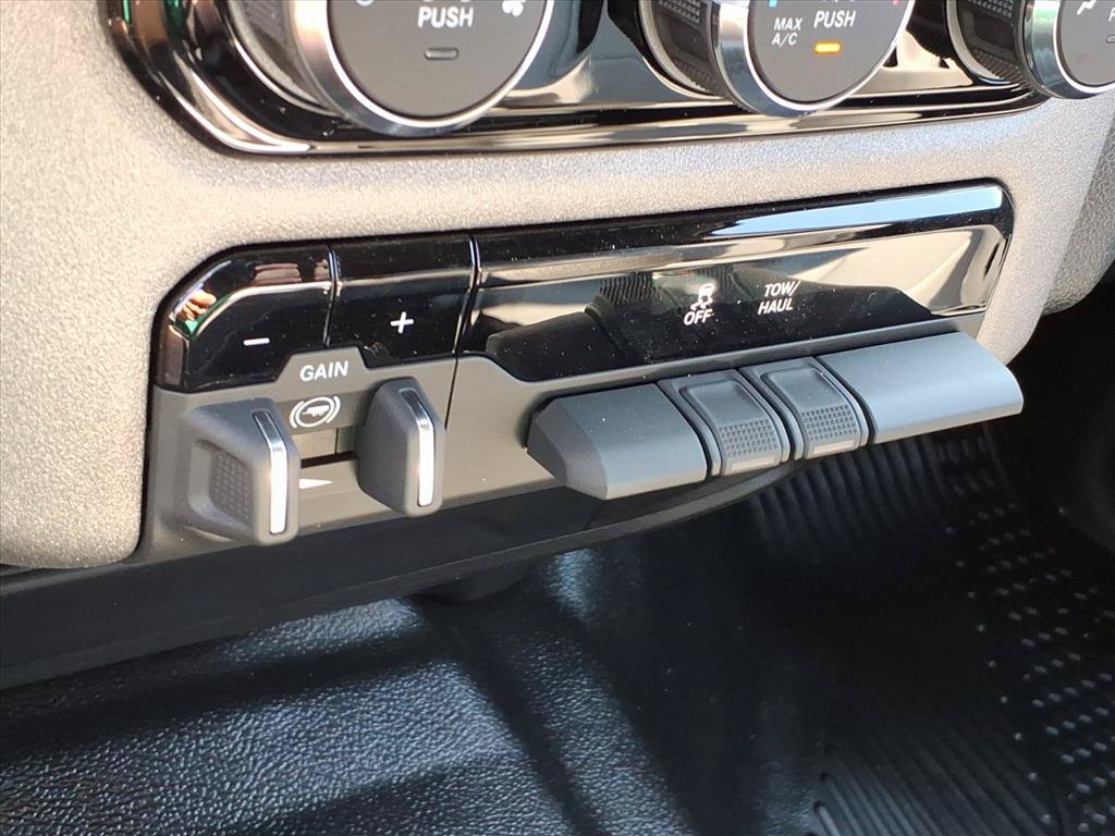 New 2026 RAM 2500 Tradesman w/ Chrome Appearance Group AWD/4WD image 32