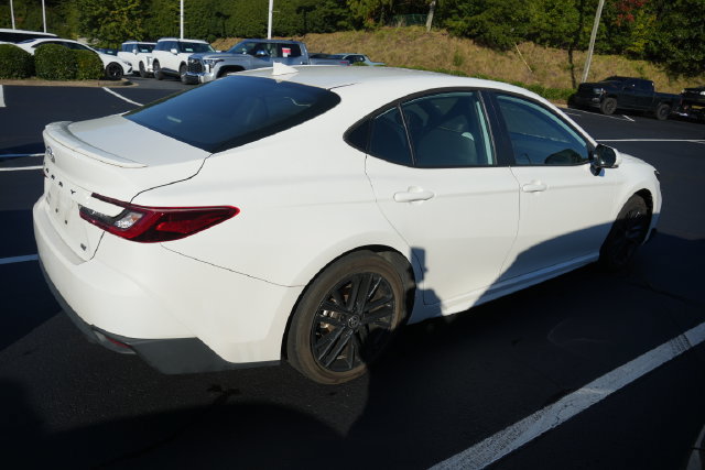 Used 2025 Toyota Camry SE FWD image 23
