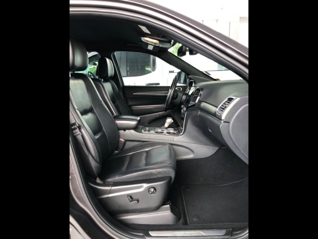 Used 2019 Jeep Grand Cherokee Limited image 23