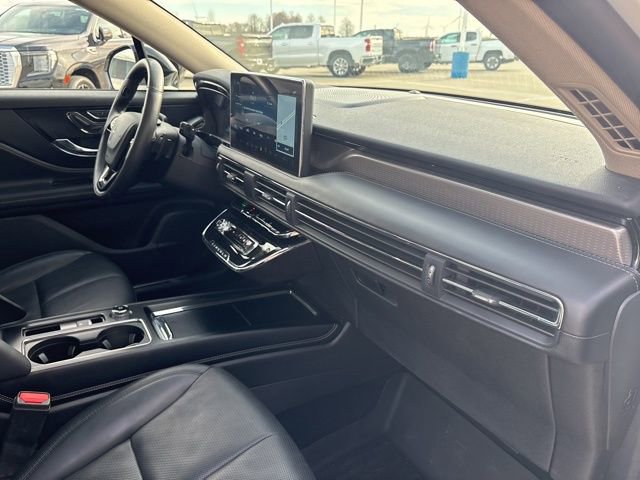 Used 2025 Lincoln Corsair Reserve w/ Jet Appearance Package image 25