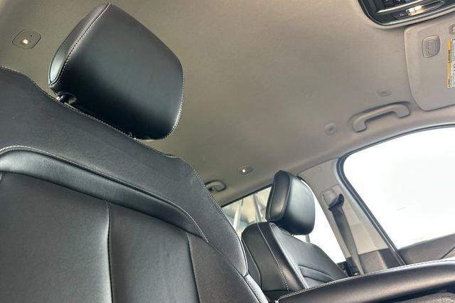 Certified 2023 Jeep Grand Cherokee L Limited w/ Black Appearance Package AWD/4WD image 18