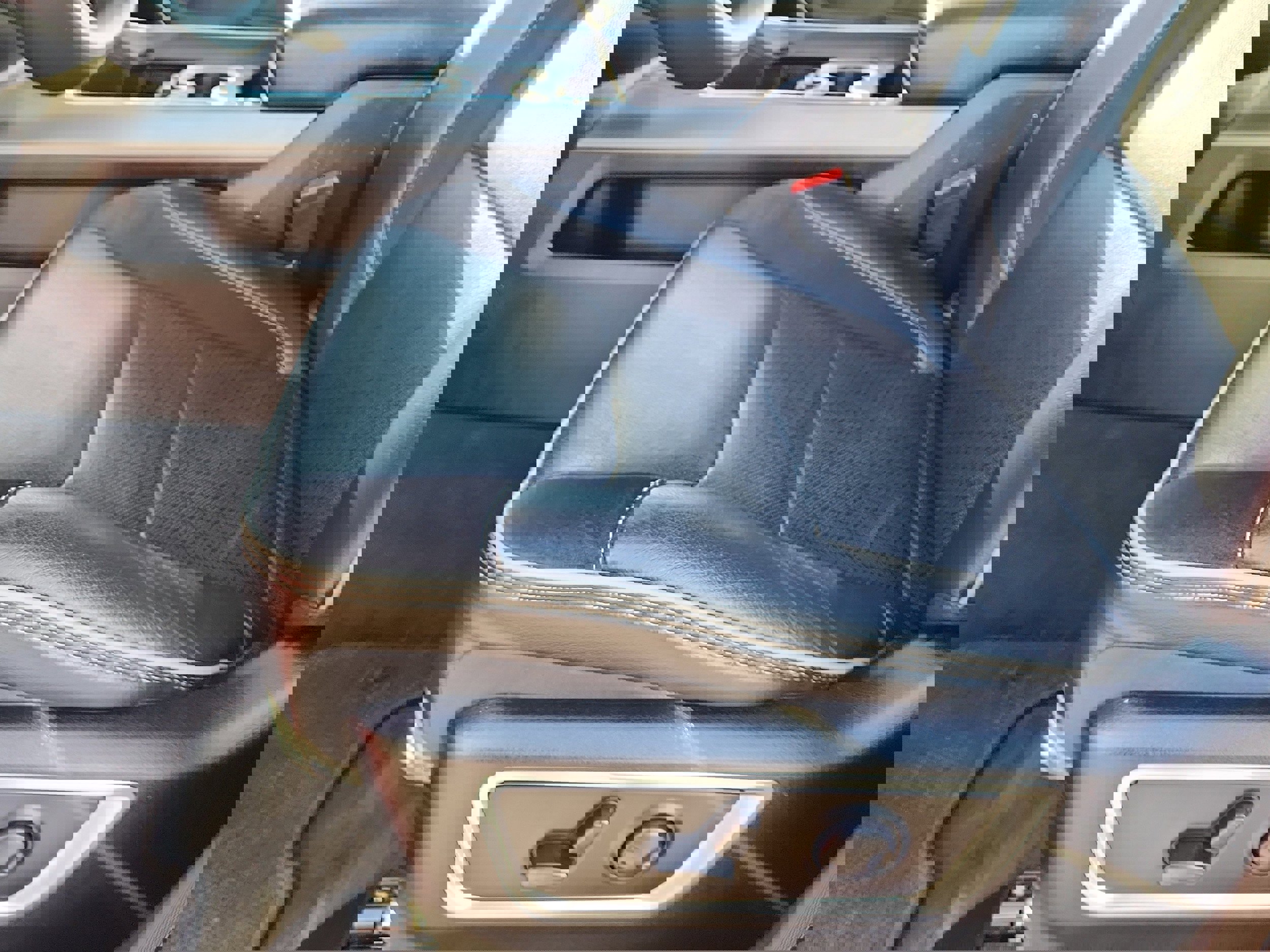 Used 2024 RAM 1500 Laramie image 10