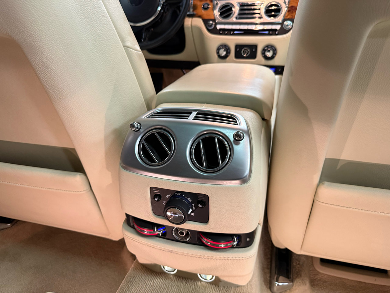 Used 2014 Rolls-Royce Ghost image 22