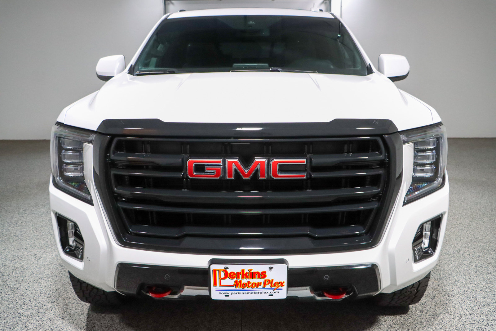 Used 2024 GMC Yukon AT4 AWD/4WD image 4