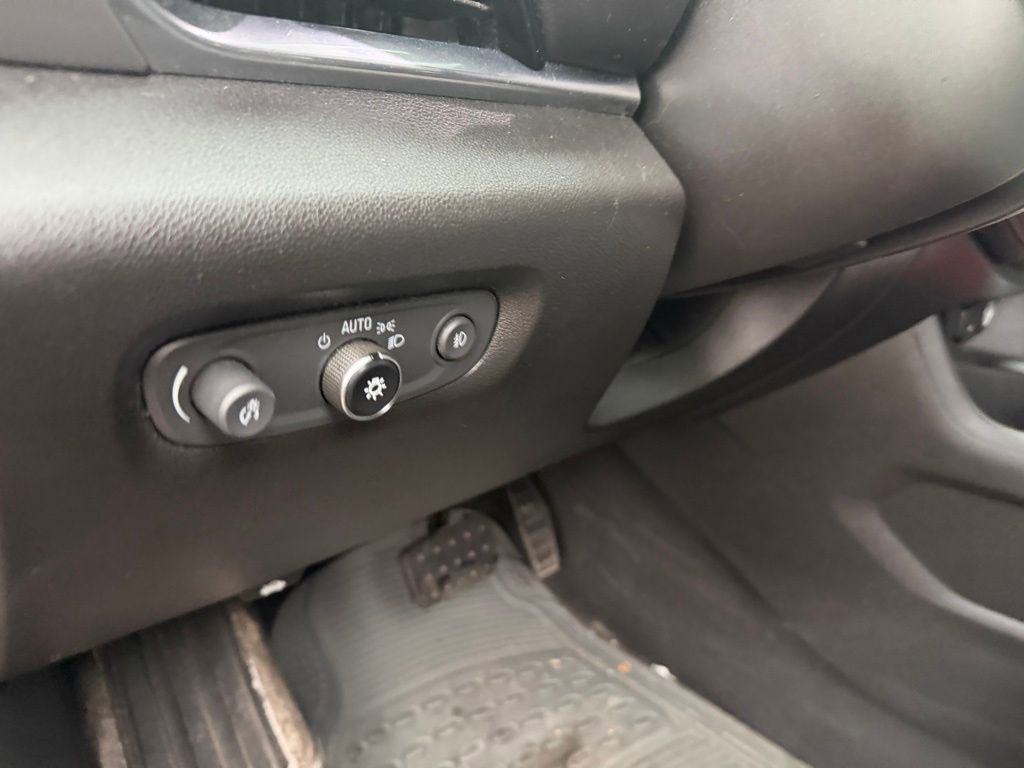 Used 2018 Chevrolet Traverse LT AWD/4WD image 10