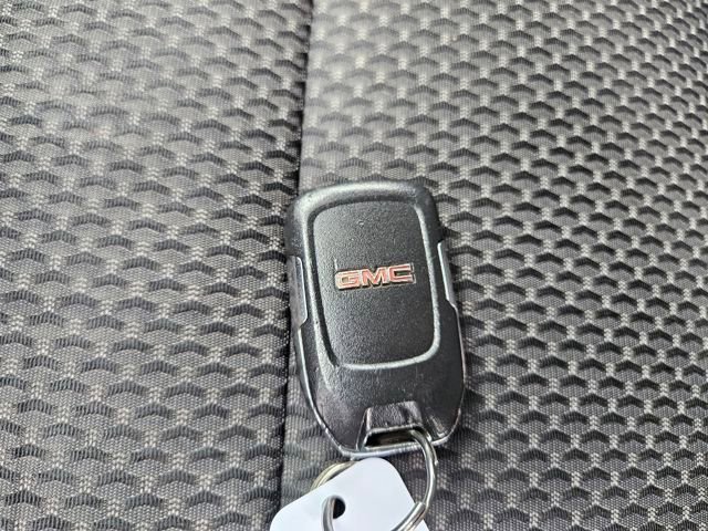 Used 2021 GMC Acadia SLE image 28