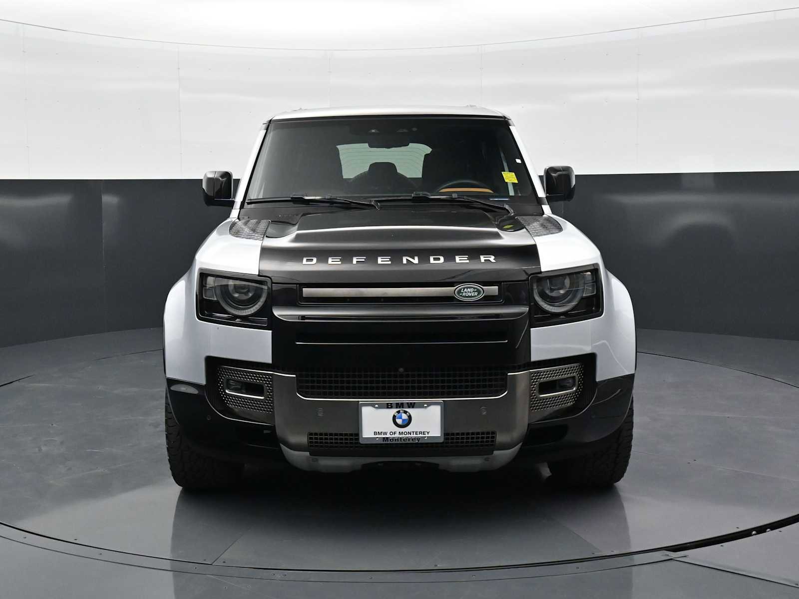 Used 2022 Land Rover Defender 110 X image 2