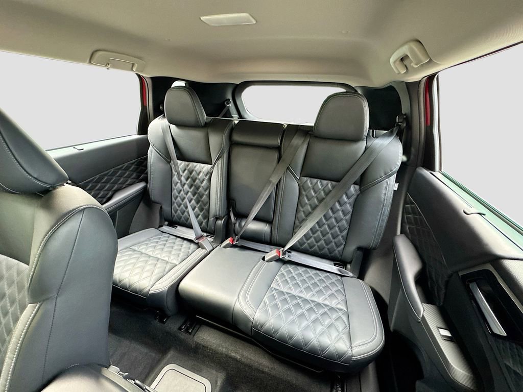 Used 2023 Mitsubishi Outlander SEL AWD/4WD image 14
