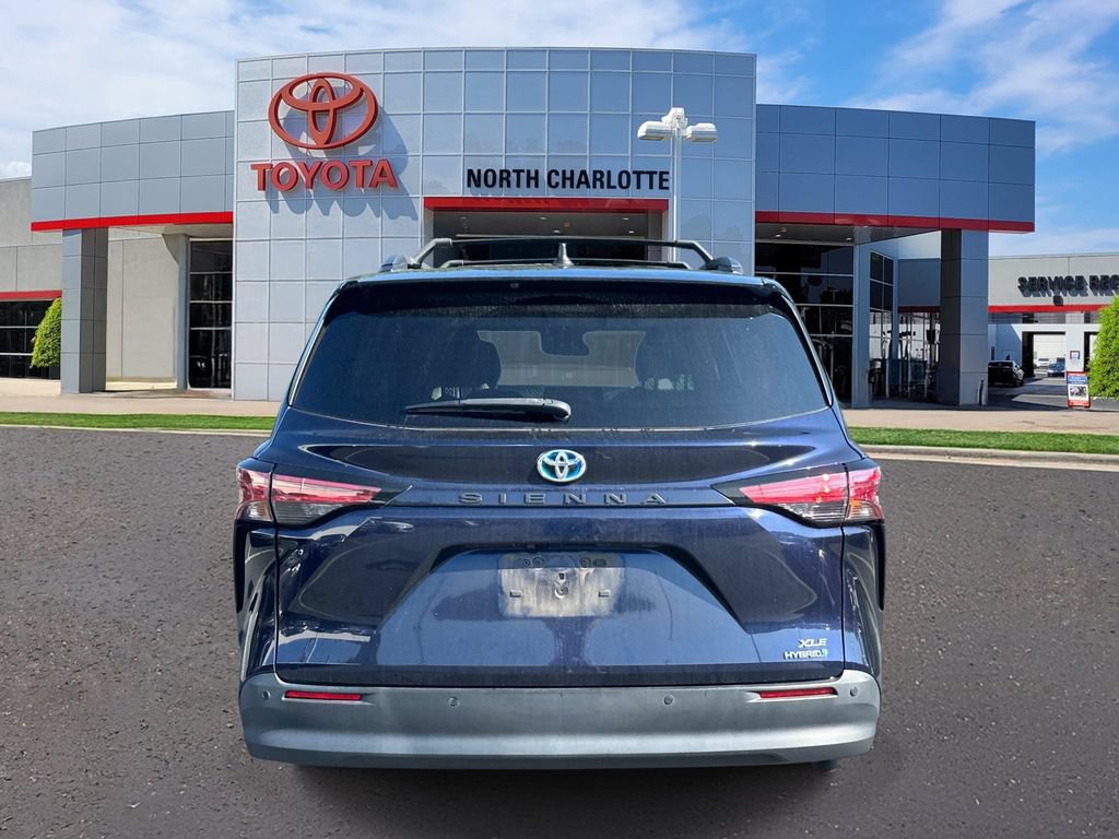 Used 2021 Toyota Sienna XLE FWD image 5