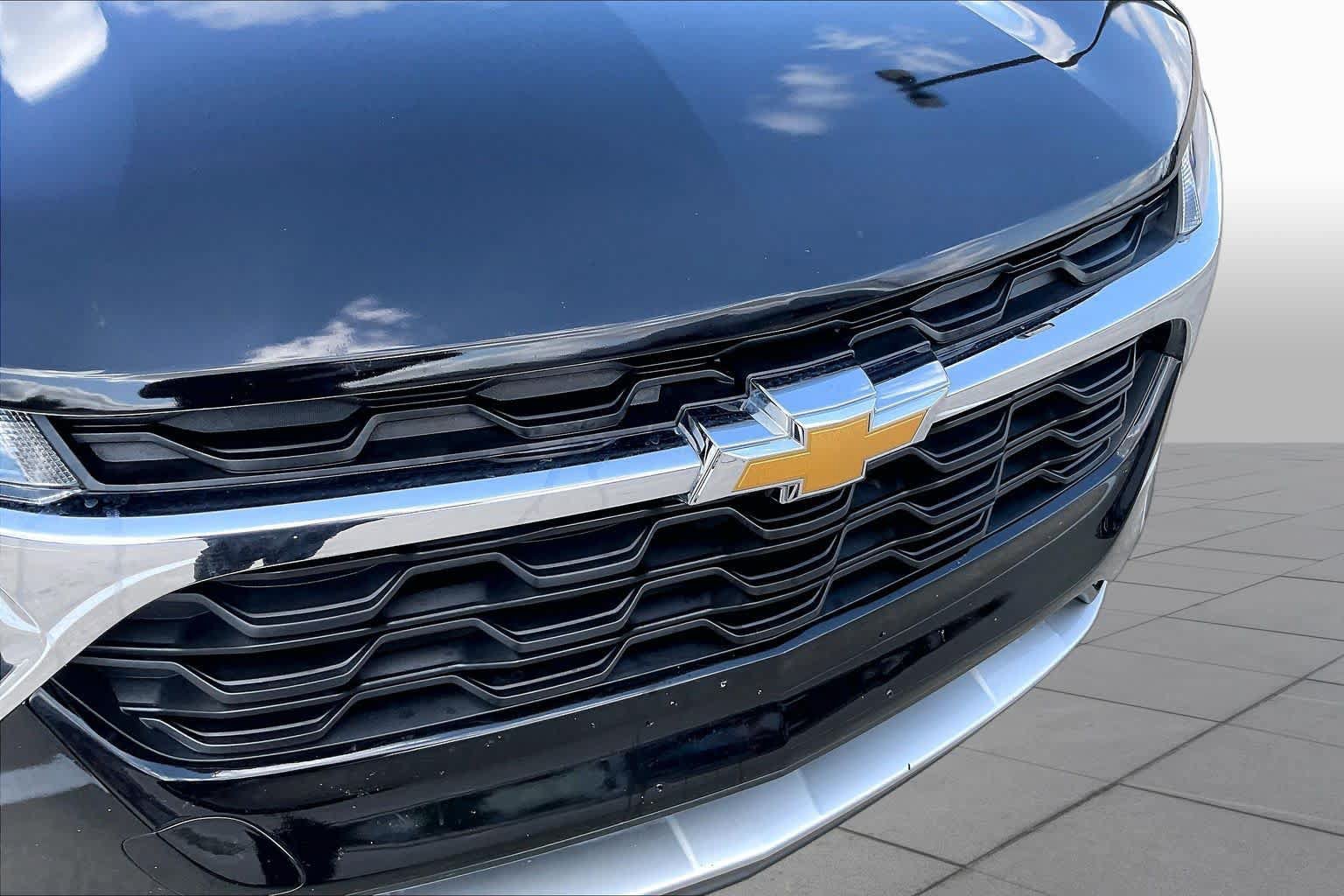 Used 2025 Chevrolet Trax LT w/ LT Convenience Package FWD image 29